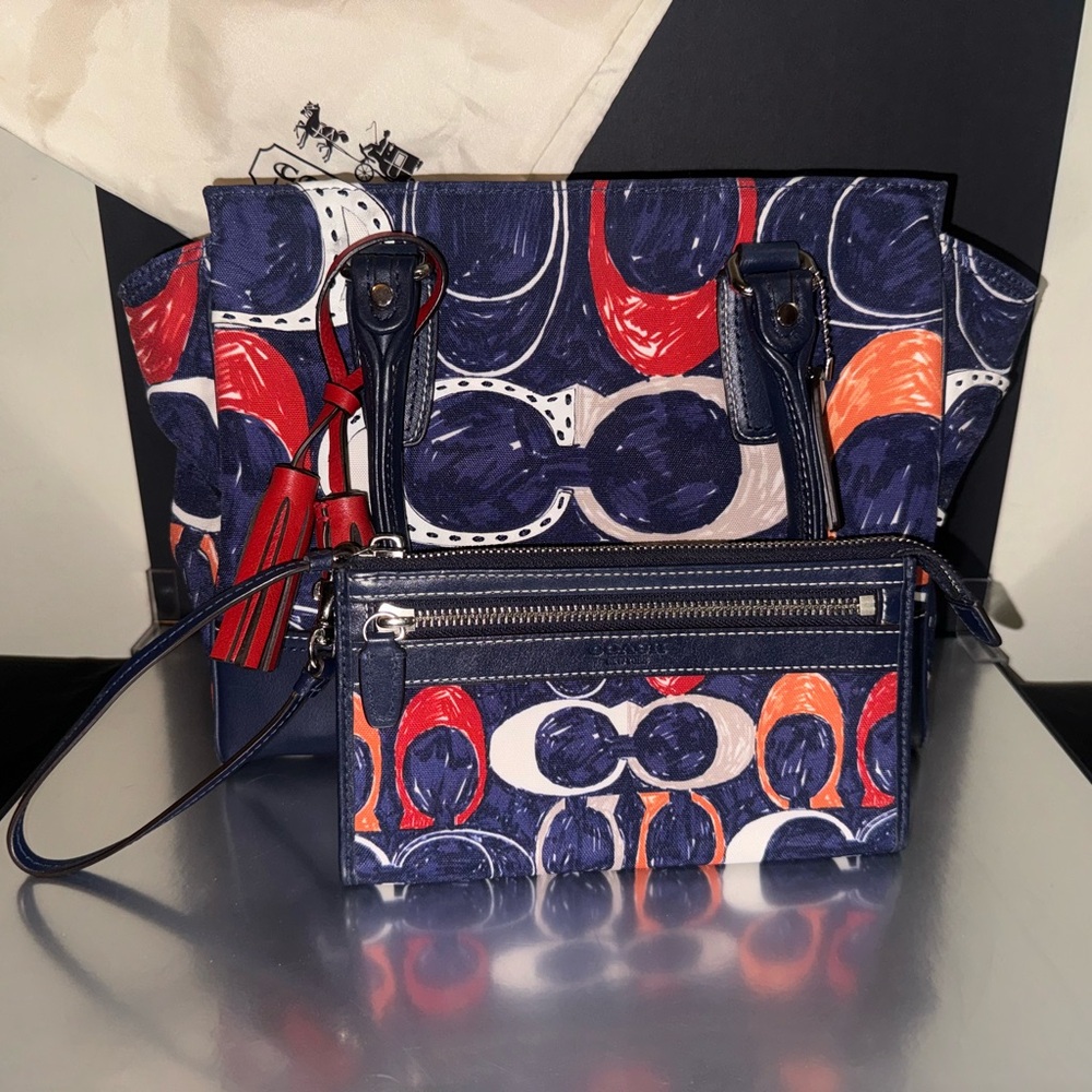 Coach Tote & Matching Wristlet Set - Bold Signature Print - Rare!